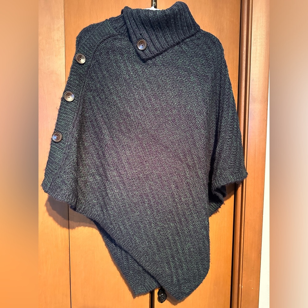 Women’s Sweater Poncho, one size